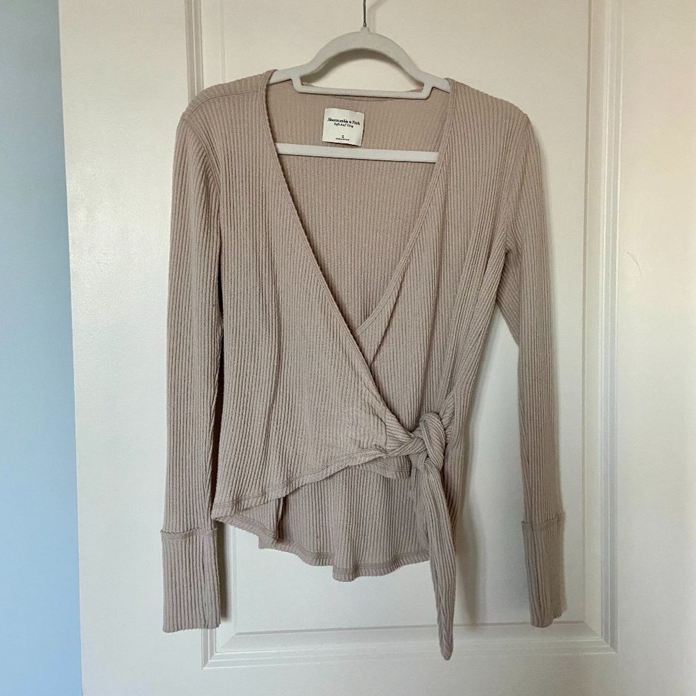 Abercrombie Soft & Cozy Wrap Top (Small)
